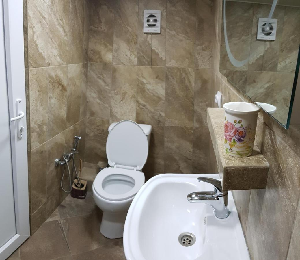 Guest House 15A Кутаиси Экстерьер фото