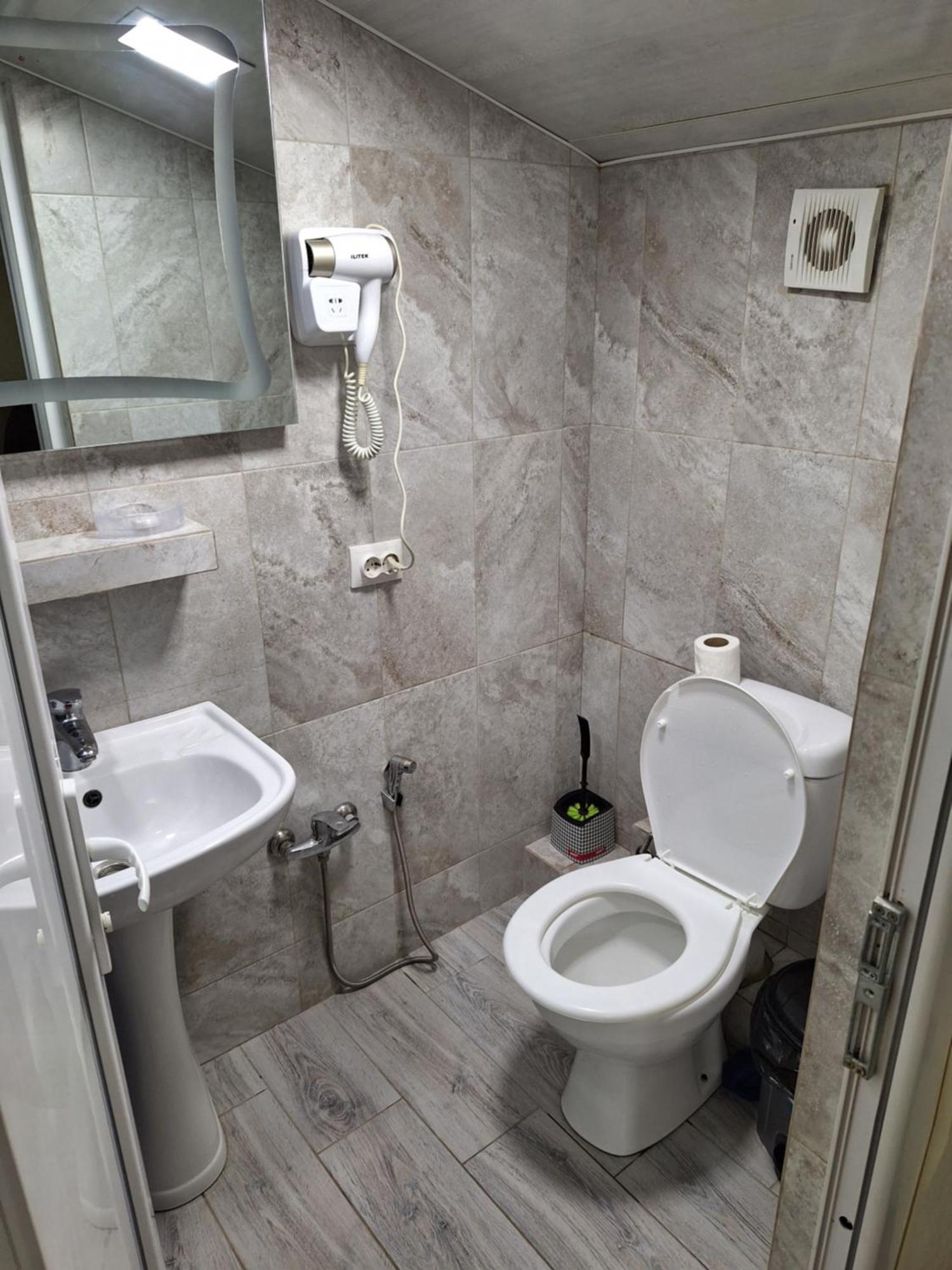 Guest House 15A Кутаиси Экстерьер фото